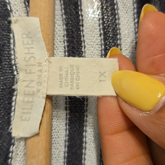 Eileen Fisher Striped Organic Linen Cotton Graphite Jersey Long-Sleeve Tee Shirt - Picture 9 of 10